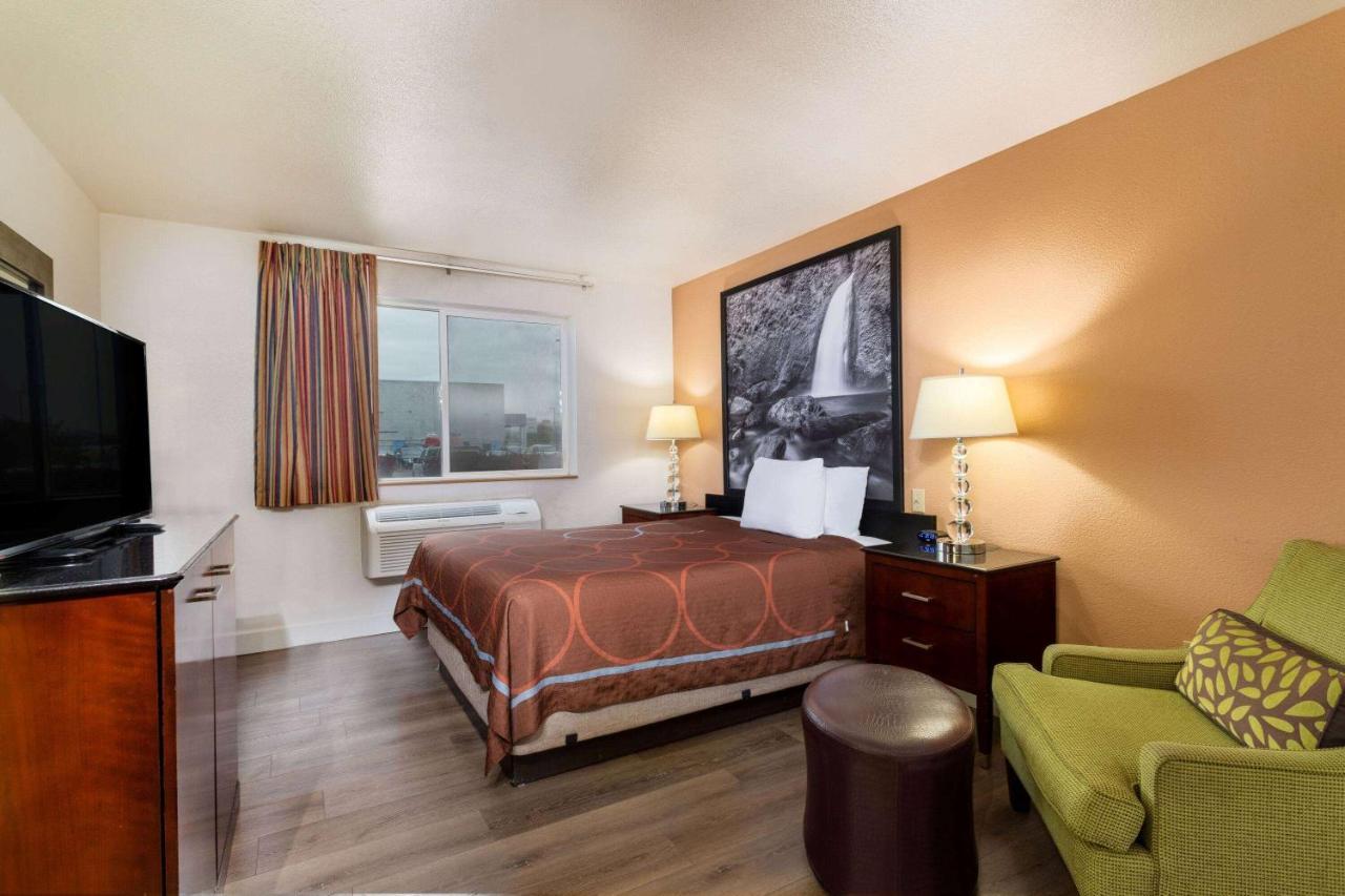 Super 8 By Wyndham The Dalles Or Exterior photo