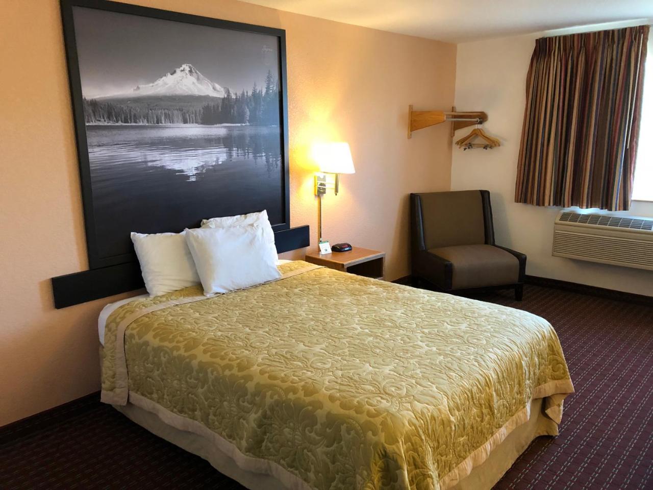 Super 8 By Wyndham The Dalles Or Exterior photo