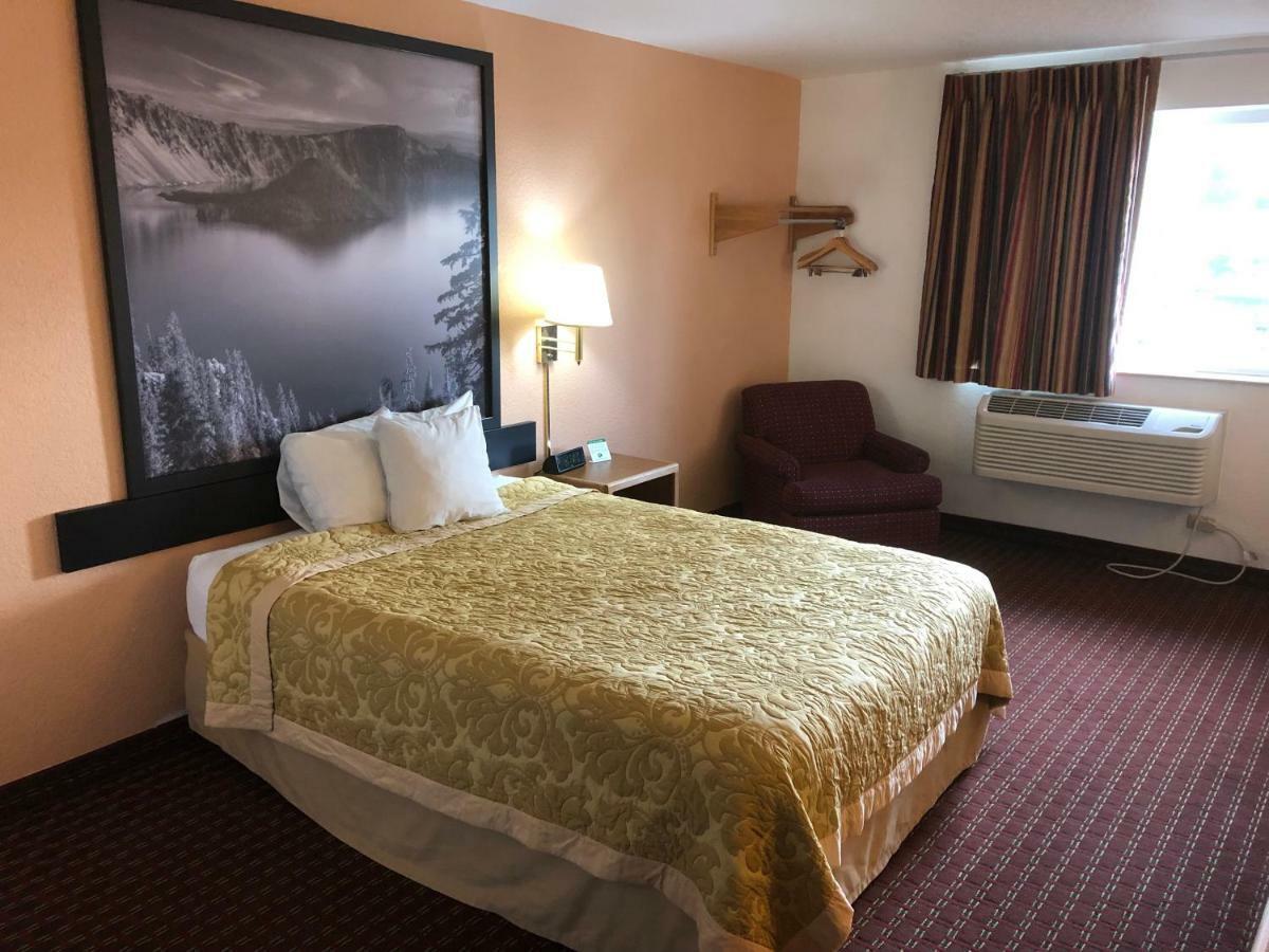 Super 8 By Wyndham The Dalles Or Exterior photo
